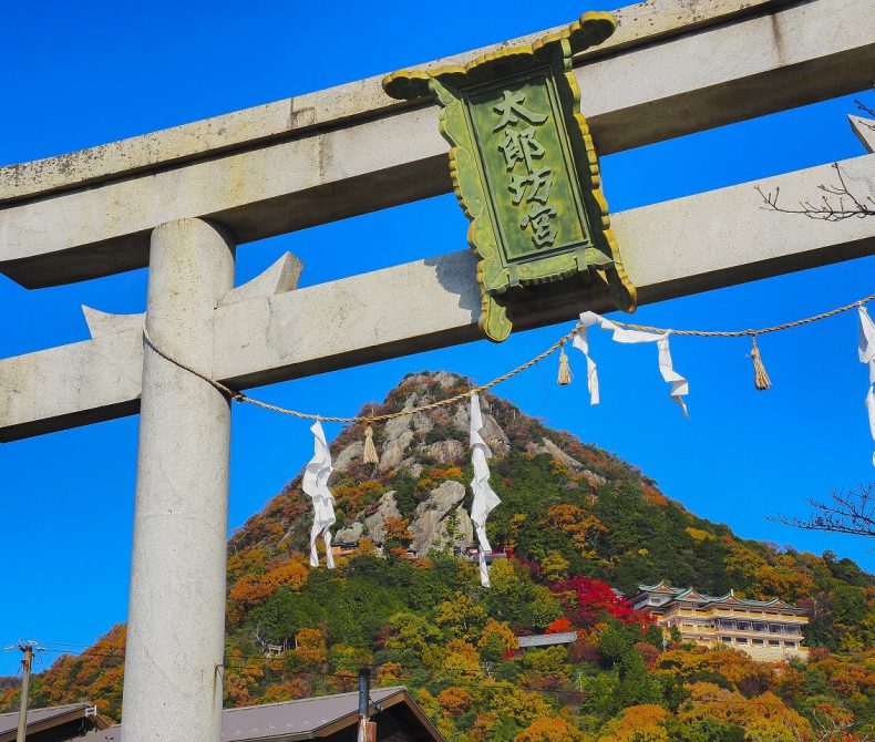 太郎坊・阿賀神社